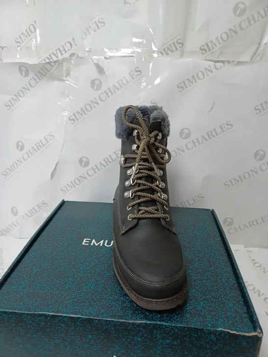 BOXED EMU AUSTRAILIA OKAB WATERPROOF BOOTS, DARK GREY - SIZE 6