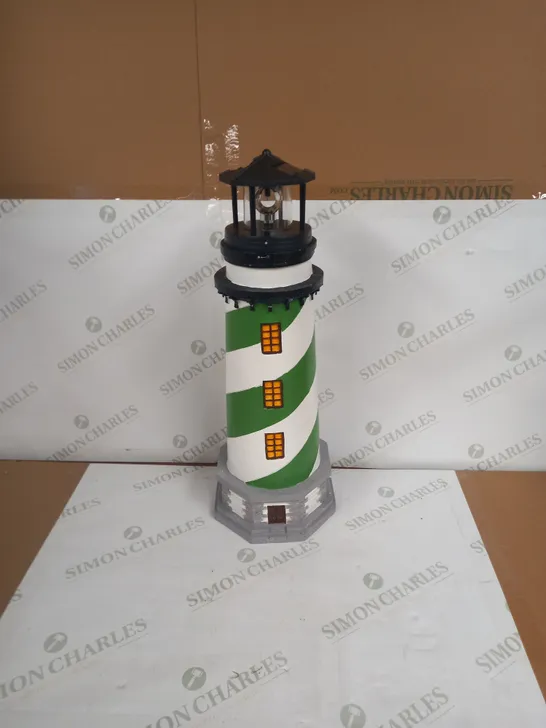 GARDEN REFLECTIONS SOLAR LED LIGHTHOUSE 50CM - GREEN