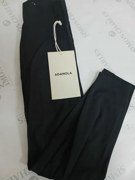 ADANOLA BLACK ULTIMATE POCKET LEGGINGS - SIZE MEDIUM