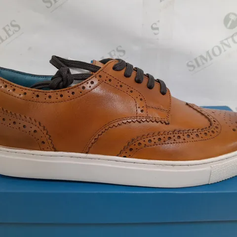 BOXED PAIR OF OSWIN HYDE STAN 5E/L DERBY TRAINERS IN BROWN - SIZE 44