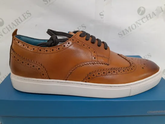 BOXED PAIR OF OSWIN HYDE STAN 5E/L DERBY TRAINERS IN BROWN - SIZE 44