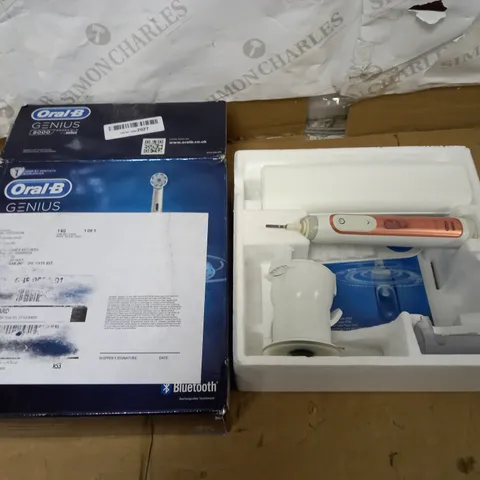 ORAL-B GENIUS 8000 ELECTRIC TOOTHBRUSH 