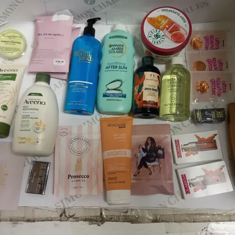 LOT OF APPROX 20 ASSORTED HEALTH AND BEAUTY ITEMS TO INCLUDE SKIN CREAMS, SERUMS, MAKEUP ETC