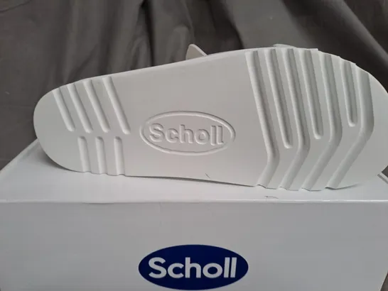 BOXED SCHOLL RAISED WHITE OPEN TOE SANDALS - SIZE 7