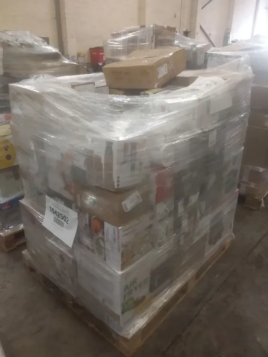 PALLET OF APPROXIMATELY 57 ASSORTED UNTESTED RAW RETURN HOMEWARE AND ELECTRICAL PRODUCTS TO INCLUDE;