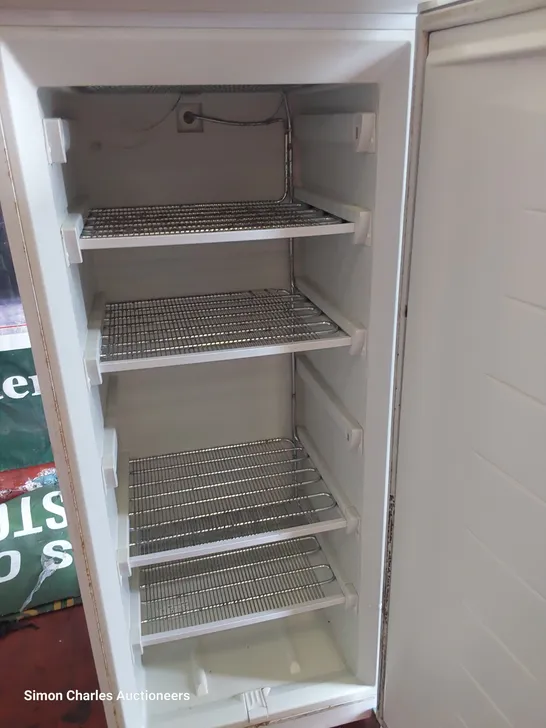 LEC WHITE UPRIGHT FREEZER