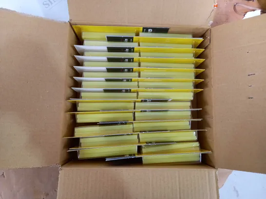 BOX OF APPROX 25 GLUE STICK 5/16 DIAMETER 4 LENGTH FOR MINI GLUE GUN