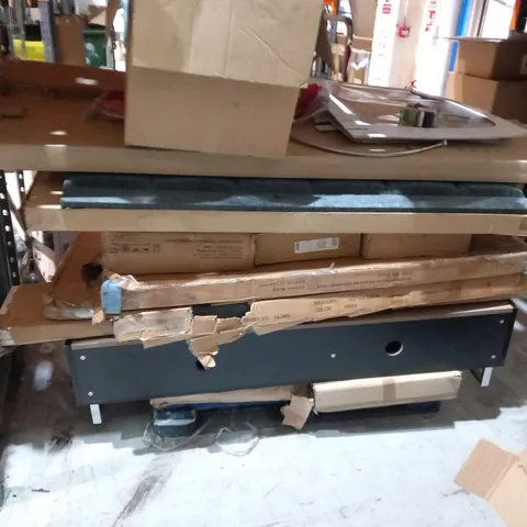 PALLET OF ASSORTED FURNITURE AND PARTS TO INCLUDE; GRAYSON BED PARTS AND NOVELLO CHEST