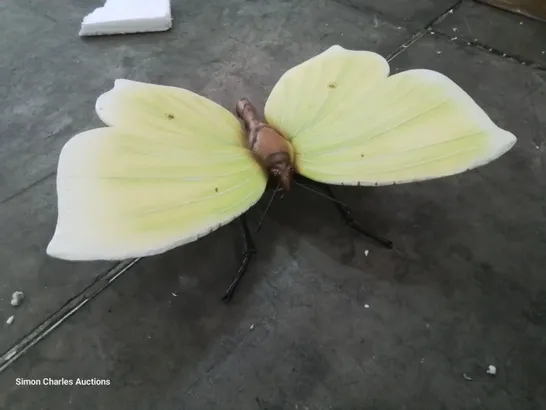 BOXED BUTTERFLY WALL DECORATION