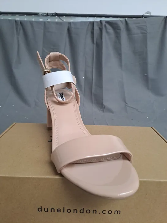 BOXED PAIR OF DUNE LONDON NUDE OPEN TOE HIGH BLOCK HEELED SANDALS SIZE 6 