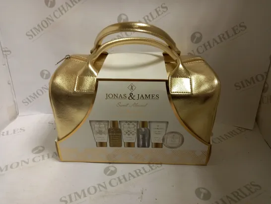 JONAS & JAMES SWEET ALMOND RETREAT SET