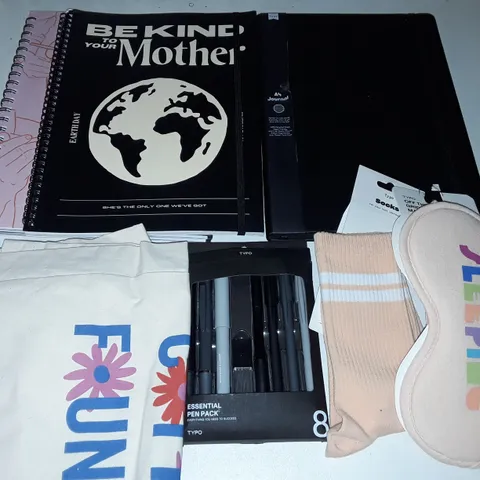 LOT OF APPROXIMATELY 15 ASSORTED ITEMS TO INCLUDE A5 JOURNALS AND WEEKLY DIARYS