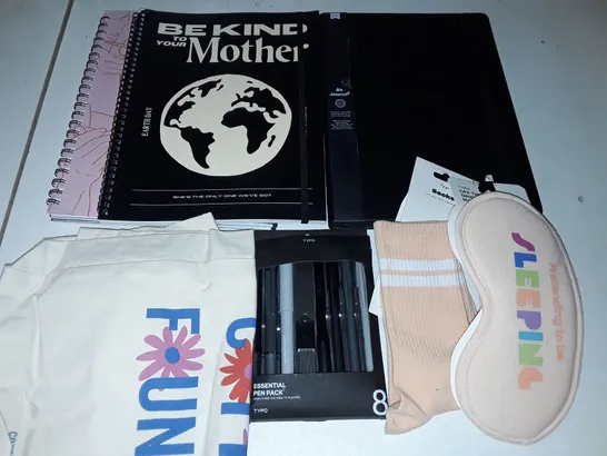 LOT OF APPROXIMATELY 15 ASSORTED ITEMS TO INCLUDE A5 JOURNALS AND WEEKLY DIARYS