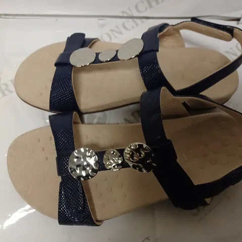 VIONIC REST FARRA LIZARD NAVY SANDALS 