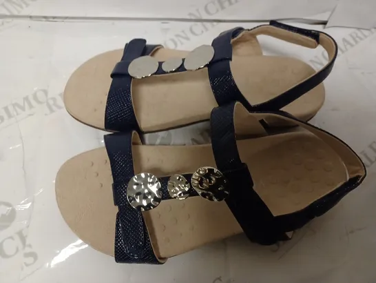 VIONIC REST FARRA LIZARD NAVY SANDALS 