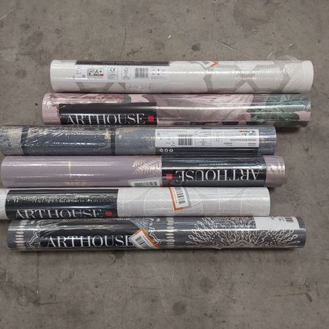 PALLET OF APPROXIMATELY 200 ROLLS OF WALLPAPER 