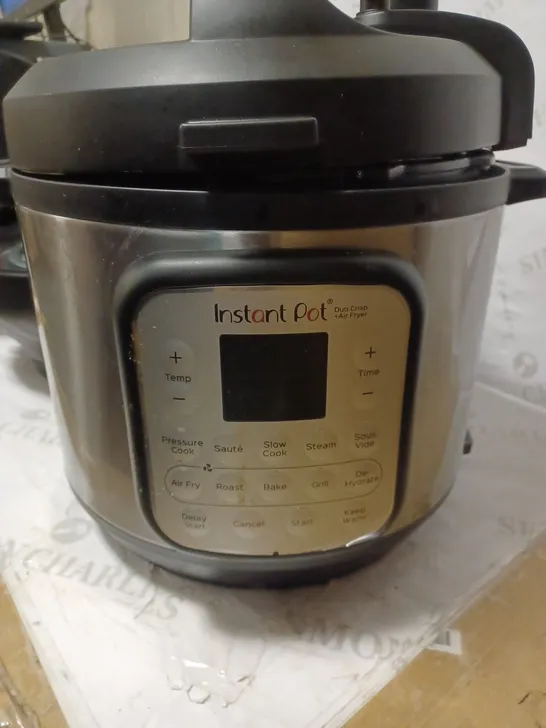 INSTANT POT DUO CRISP AIR FRYER MULTICOOKER