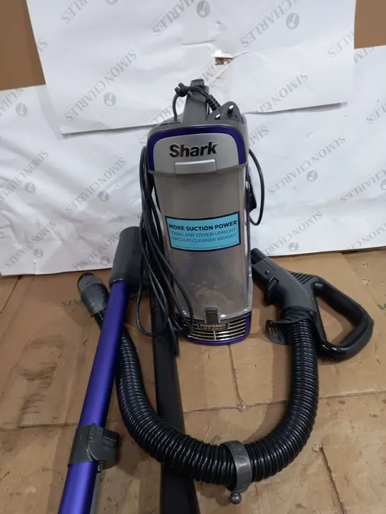 SHARK DUO CLEAN VACCUM CLEANER 