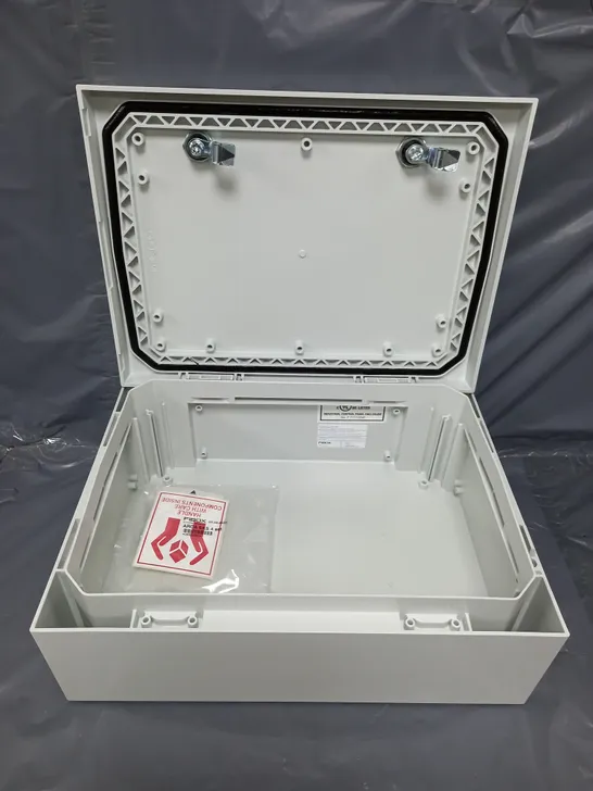 INDUSTRIAL CONTROL PANEL ENCLOSURE WITH MOUNTING PLATE