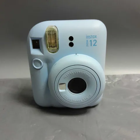 FUJIFILM INSTAX MINI 12 IN PALE BLUE