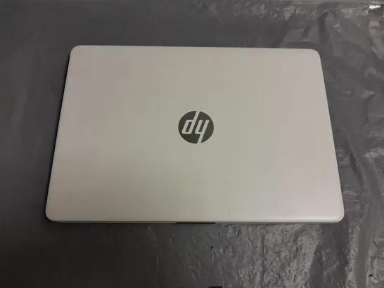 UNBOXED HP INTEL INSIDE LAPTOP IN WHITE - 14S-DQ0506SA