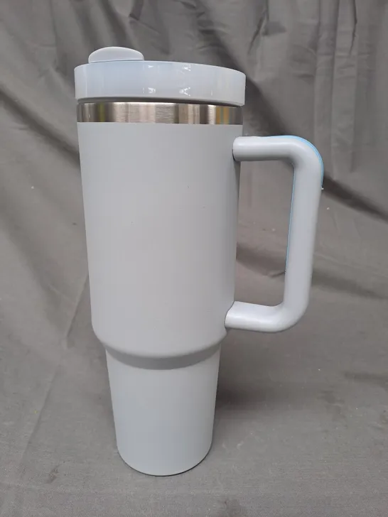 UNBRANDED STAINLESS STEEL TRAVEL DRINKS BOTTLE IN GREY