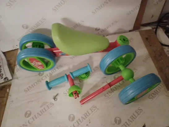 COCOMELON BOBBLE RIDE ON  RRP £39.99