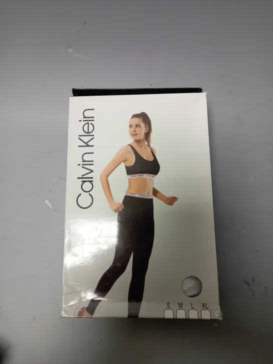 BOXED CALVIN KLEIN SPORTS BRA AND LEGGINGS IN WHITE - MEDIUM