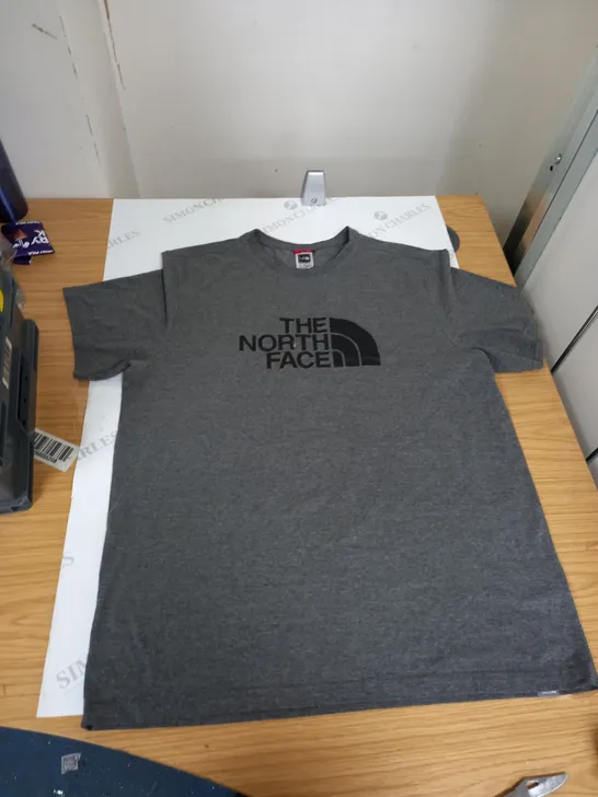 MENS BLACK AND GREY NORTH FACE T-SHIRT SIZE LAREGE