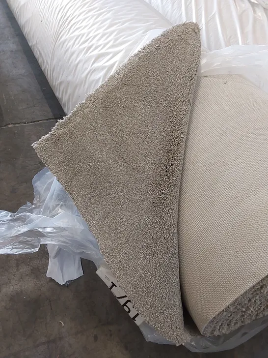 ROLL OF QUALITY EC HEARTLAND ULTRA BROADHEATH CARPET // APPROX SIZE: 5 X 8.9m