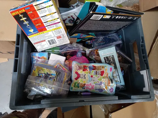 BOX OF APPROX 20 ASSORTED TOYS TO INCLUDE - LEGO CITY BAG, ANGEL TAROT CARDS, BIC COLOURED PENCILS ETC