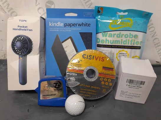 APPROXIMATELY 15 ASSORTED HOUSEHOLD ITEMS TO INCLUDE CISIVIS CUTTING WHEEL, KINDLE PAPERWHITE FABRIC CASE, POCKET HANDHELD FAN, ETC