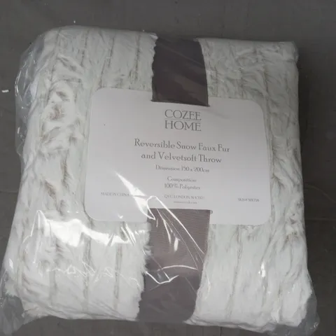 BOXED COZEE HOME REVERSIBLE FAUX FUR AND VELVET SOFT THROW