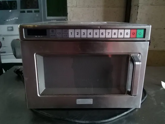 PANASONIC COMMERCIAL MICROWAVE OVEN