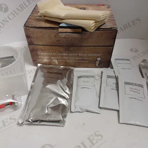 BOXED ARTISAN CHEESE MAKING KIT