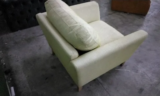 QUALITY CREAM/GREEN ARMCHAIR WITH WOODEN LEGS