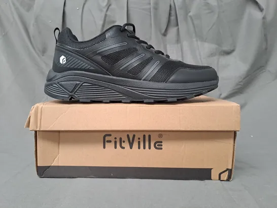 BOXED PAIR OF FITVILLE ALL TRACTION TRAIL RUNNING SHOES IN BLACK UK SIZE 11