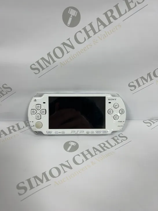 SONY PSP IN WHITE 