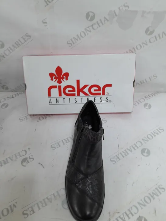 BOXED PAIR RIEKER LEATHER DOUBLE ZIP WATER RESISTANT BOOTS IN BLACK SIZE 6.5 