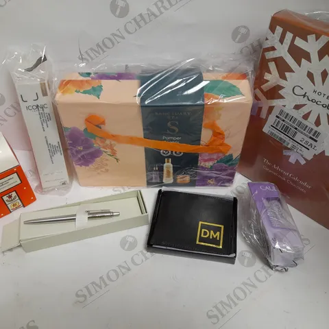 BOX OF APPROXIMATELY 10 ASSORTED BEAUTY & HOUSEHOLD ITEMS TO INCLUDE PAMPER NIGHTS SET, PERSONALISED PARKER PEN, EXPLORER BRACELET ETC 