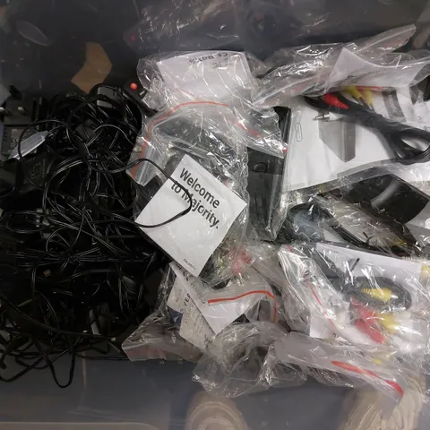 BOX OF APPROX 30 ITEMS TO INCLUDE VARIOUS POWER CABLES AND AUX CABLES