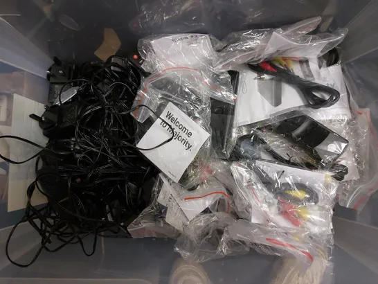 BOX OF APPROX 30 ITEMS TO INCLUDE VARIOUS POWER CABLES AND AUX CABLES