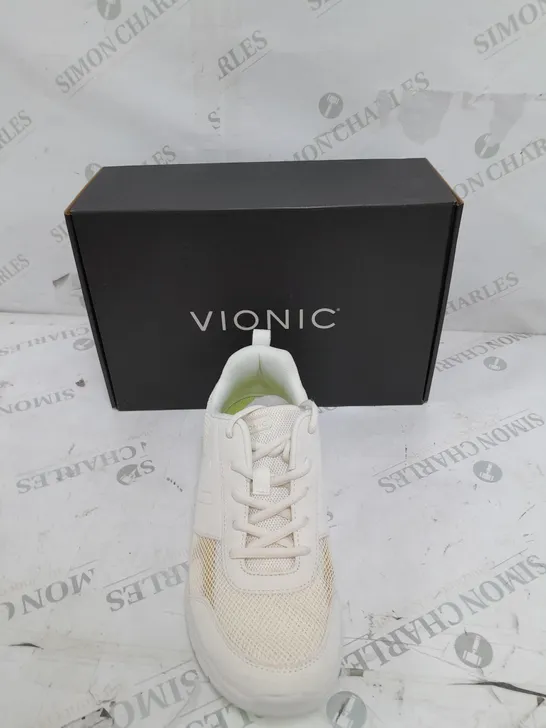 BOXED PAIR OF VIONIC CREAM MESH TRAINERS SIZE 7 