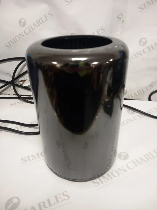 APPLE MAC PRO 6.1 A1481 DESKTOP COMPUTER