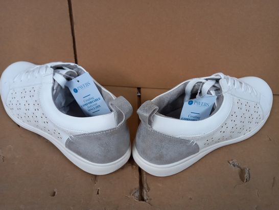 BOXED PAIR OF PAVERS TRAINERS IN WHITE SIZE EU 42