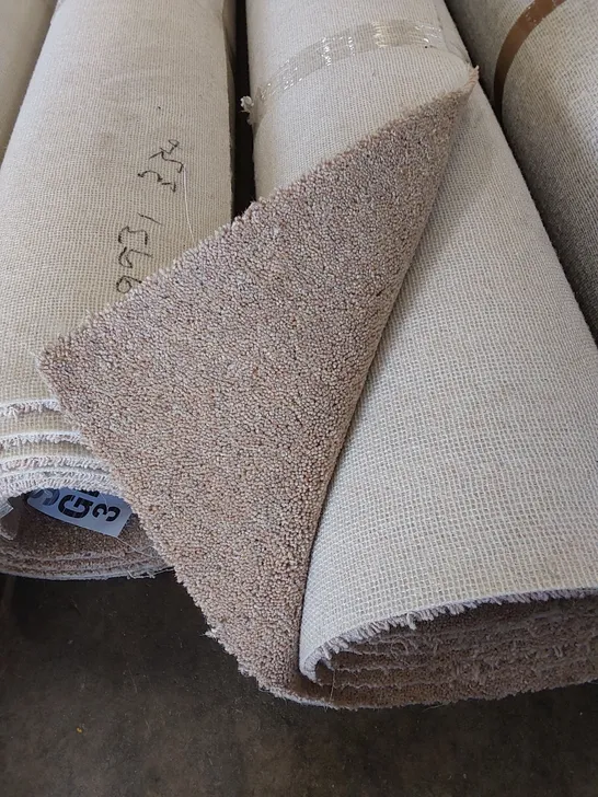 ROLL OF QUALITY DIM HEATHERS LIMESTONE CARPET // SIZE APPROX: 4m X 3.2m