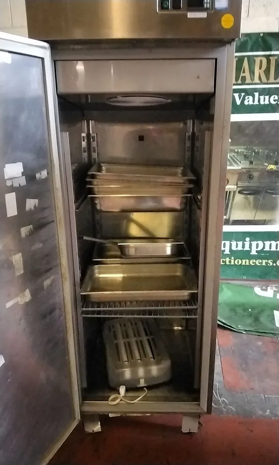 COMMERCIAL SINGLE DOOR FRIDGE/CHILLER S70 R404 CARENA