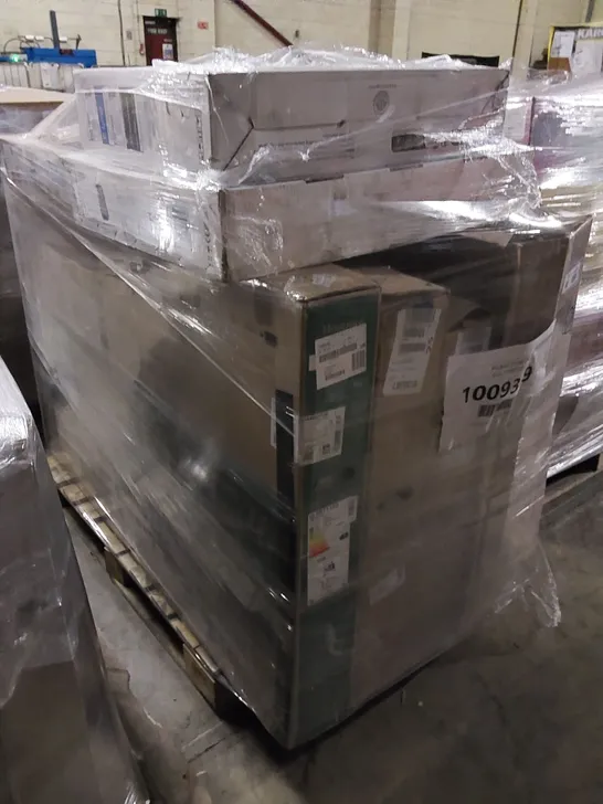 PALLET OF APPROXIMATELY 7 ASSORTED TELEVISIONS TO INCLUDE 