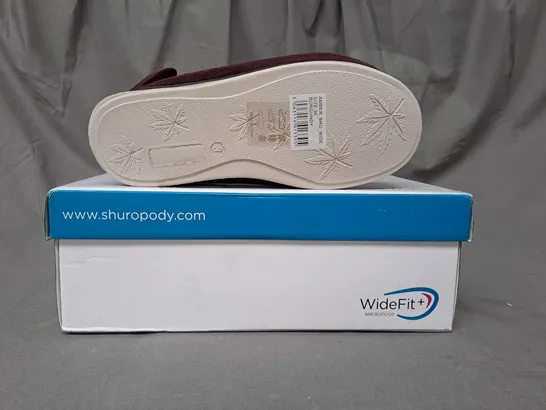 BOXED PAIR OF SHUROPODY WIDEFIT+ SLIPPERS IN BURGUNDY UK SIZE 3