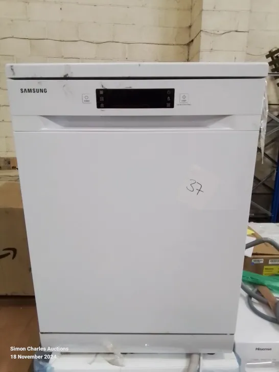 SAMSUNG SERIES 5 FULL SIZE DISHWASHER WHITE - UNPROCESSED RAW RETURN